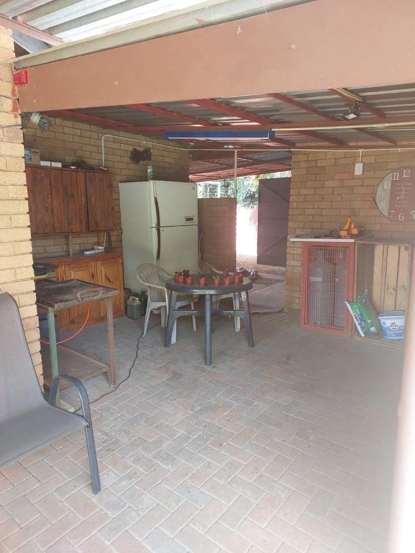 4 Bedroom Property for Sale in Lourenspark North West